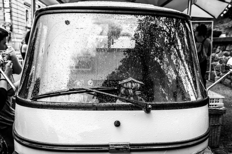 Husova ožila dešti navzdory, na Kmeny se stála fronta. Autor: Tomáš Hrivňák