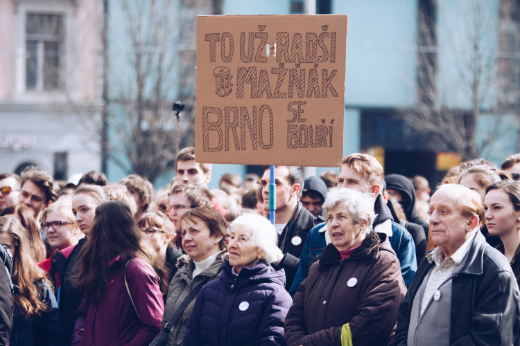 Studentská stávka #VyjdiVen v Brně optikou Vojtěcha Káby