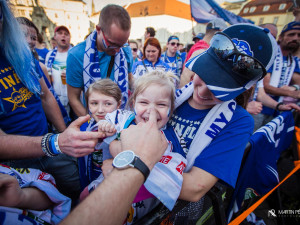 Modrobílá radost na Zelňáku optikou Martina Pištěka