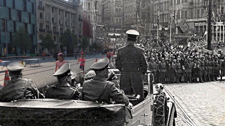 Hitler v současných brněnských ulicích a rozbombardované Brno, Autoři: Michal Doležel Pavla Voborník Kačírková, Lenka Křikavová