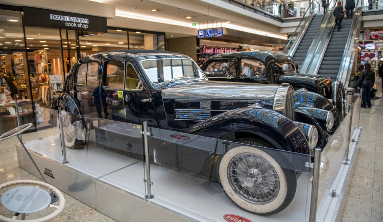 Výstava historických aut Bugatti ve Vaňkovce, autor: Jan Luxík