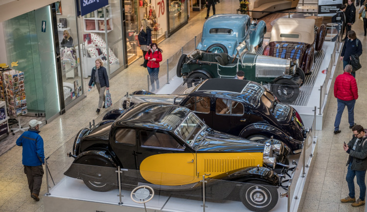 Výstava historických aut Bugatti ve Vaňkovce, autor: Jan Luxík