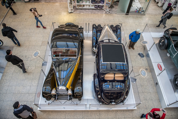 Výstava historických aut Bugatti ve Vaňkovce, autor: Jan Luxík