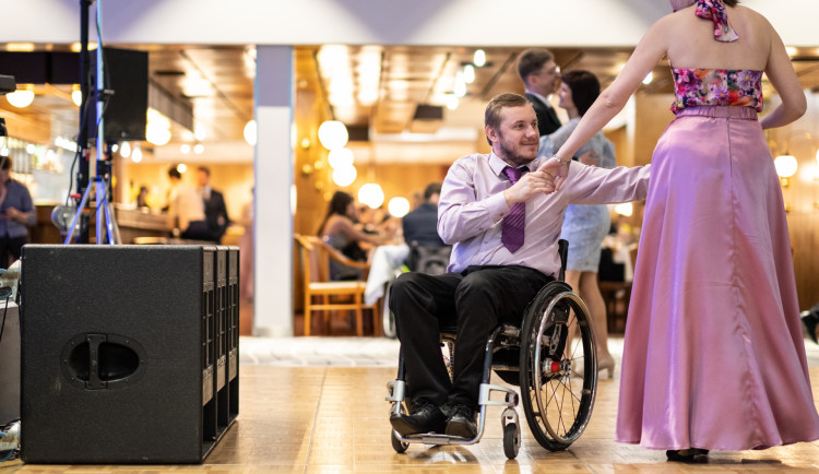 Ples pro Fénix 2019, autorka: Veronika Kovářová