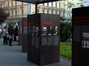 Výstava na Žerotínově náměstí vypráví příběh o nejtemnějším období Masarykovy univerzity