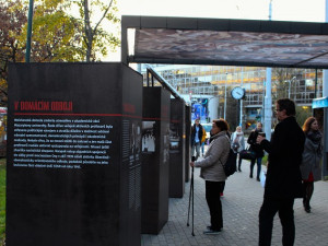 Výstava na Žerotínově náměstí vypráví příběh o nejtemnějším období Masarykovy univerzity