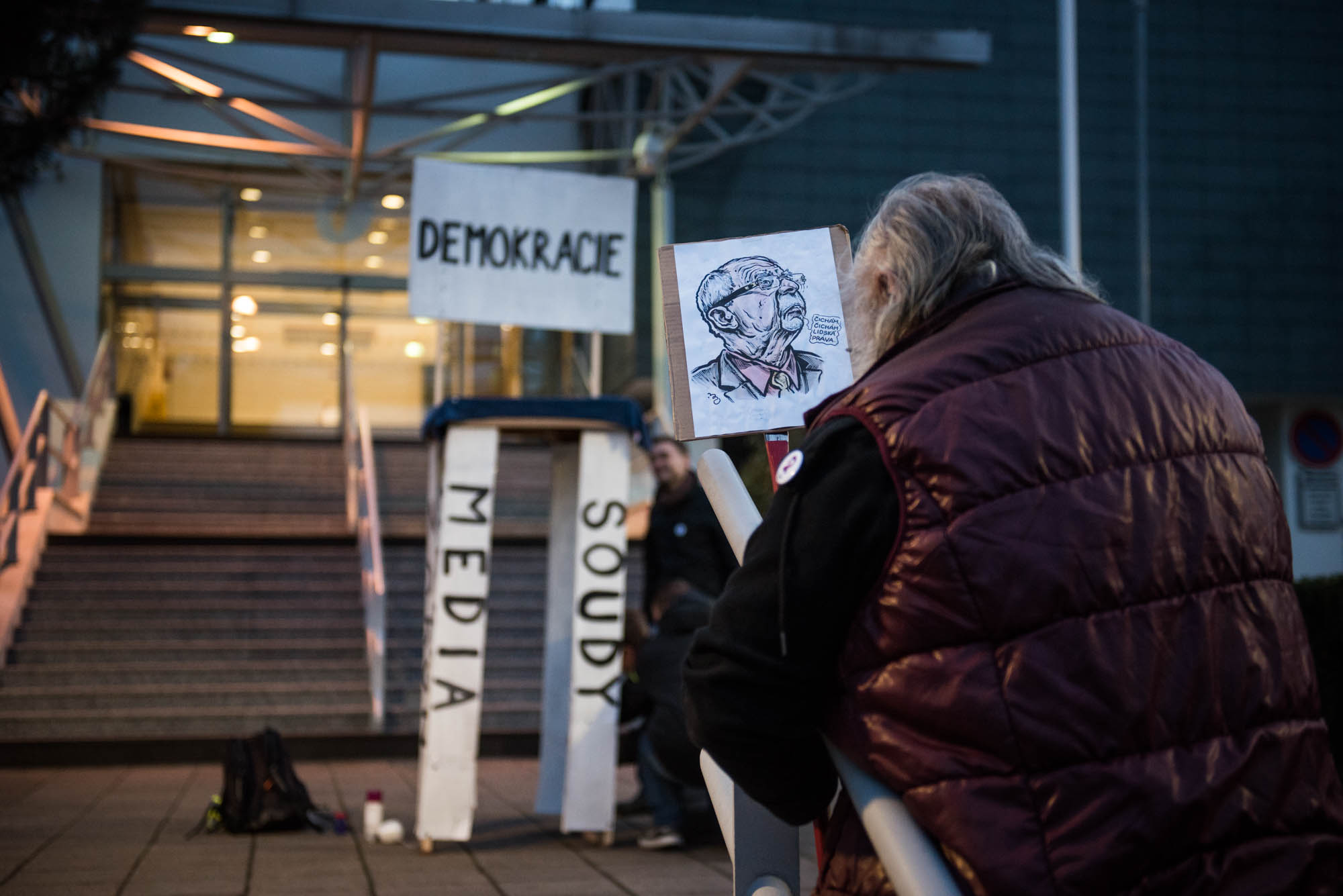 Pochod Postavme se rozvratu institucí, autor Tomáš Hrivňák