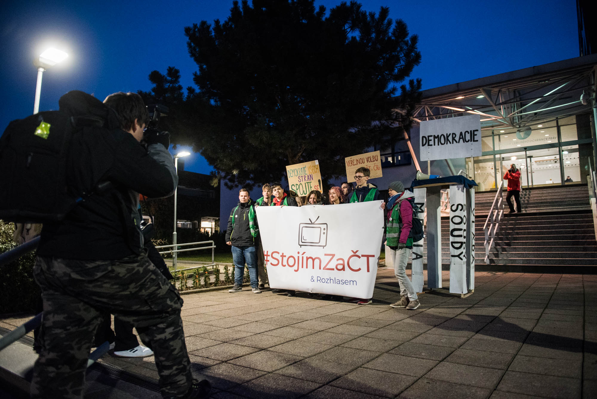 Pochod Postavme se rozvratu institucí, autor Tomáš Hrivňák