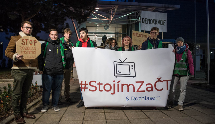 Pochod Postavme se rozvratu institucí, autor Tomáš Hrivňák