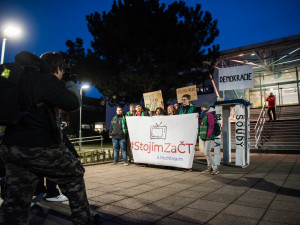 Pochod Postavme se rozvratu institucí, autor Tomáš Hrivňák