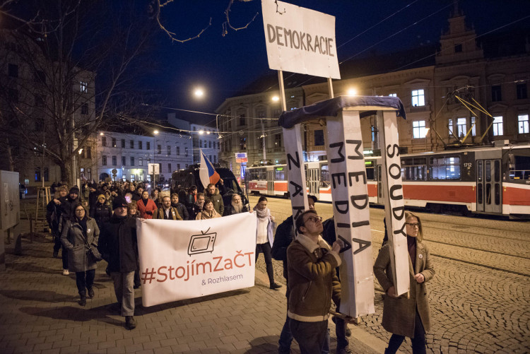 Pochod Postavme se rozvratu institucí, autor Tomáš Hrivňák