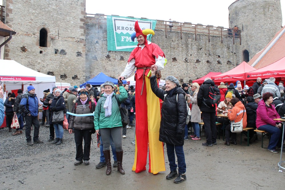 Slavnosti moravského uzeného na hradě Veveří navštívilo o víkendu 5 tisíc lidí