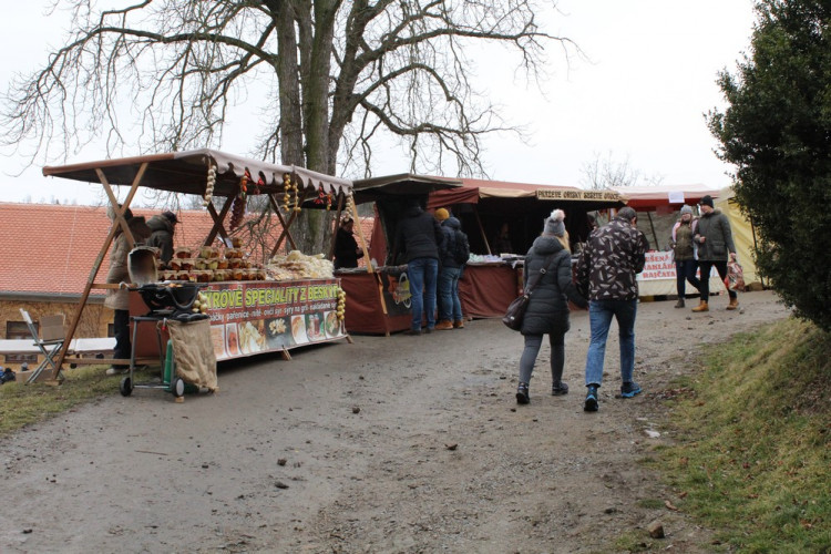 Slavnosti moravského uzeného na hradě Veveří navštívilo o víkendu 5 tisíc lidí