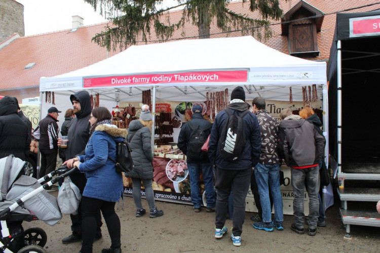 Slavnosti moravského uzeného na hradě Veveří navštívilo o víkendu 5 tisíc lidí