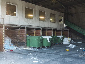 Tam, kde končí odpadky. Reportáž z vyškovské třídírny Respono, autor: Tomáš Valnoha