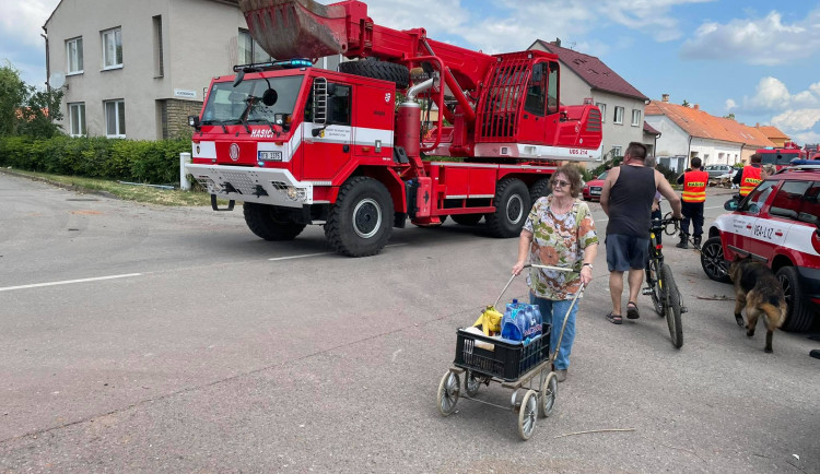 Apokalypsa. Jižní Morava zažila tornádo, některé obce jsou zničené