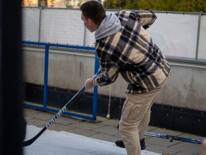 FOTOGALERIE: Podívejte se, jak vypadala atmosféra před hokejovým zápasem MUNI a VUT