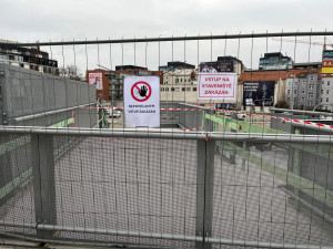 FOTOGALERIE: Bývalý brněnský Prior jde k zemi. Dnes začala demolice ikonické budovy