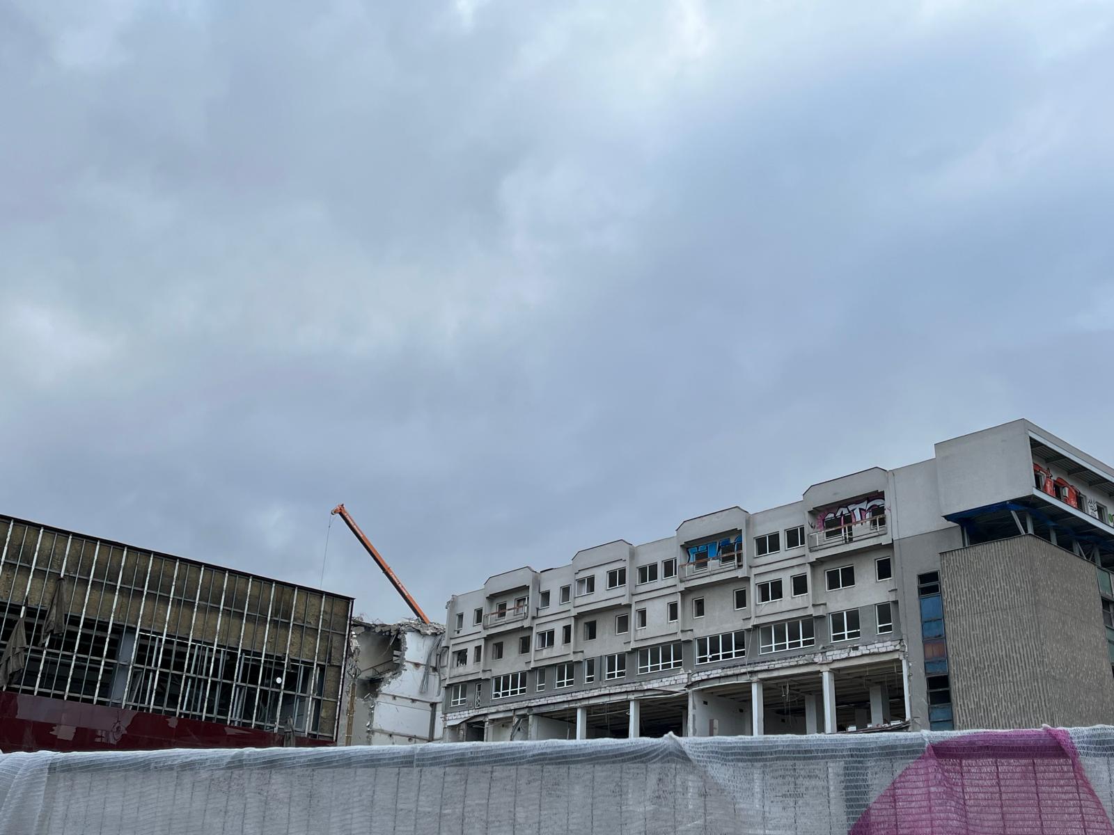 FOTOGALERIE: Bývalý brněnský Prior mizí před očima. Podívejte se, jak postoupila demolice