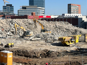FOTOGALERIE: Z obchoďáku zbyly jen sutiny. Bývalý brněnský Prior dělníci srovnali se zemí