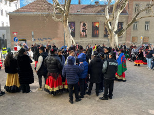 FOTOGALERIE: Romové v Brně oslavují svou kulturu. Za doprovodu hudby dotančili do centra města