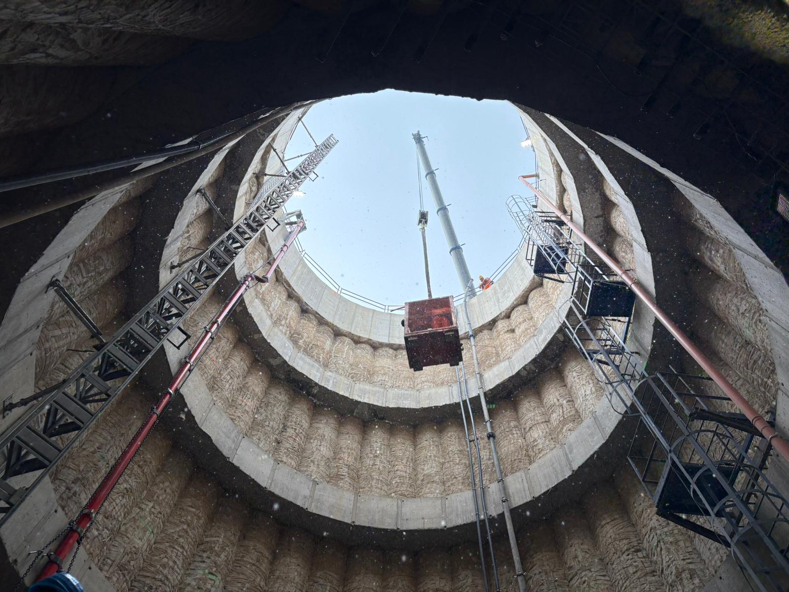FOTOGALERIE: Budoucí tunel na Vinohradech má patronku. Svatá Barbora ochrání dělníky na stavbě