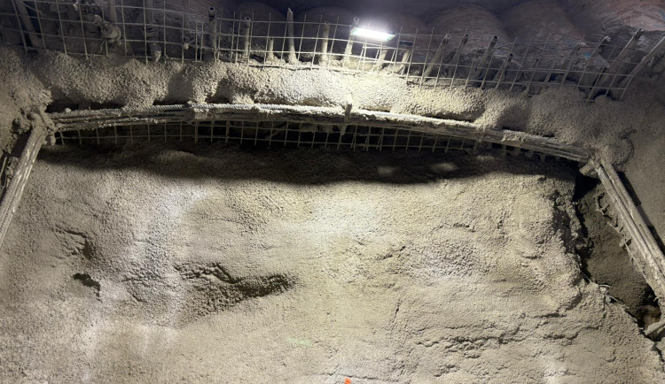 FOTOGALERIE: Budoucí tunel na Vinohradech má patronku. Svatá Barbora ochrání dělníky na stavbě
