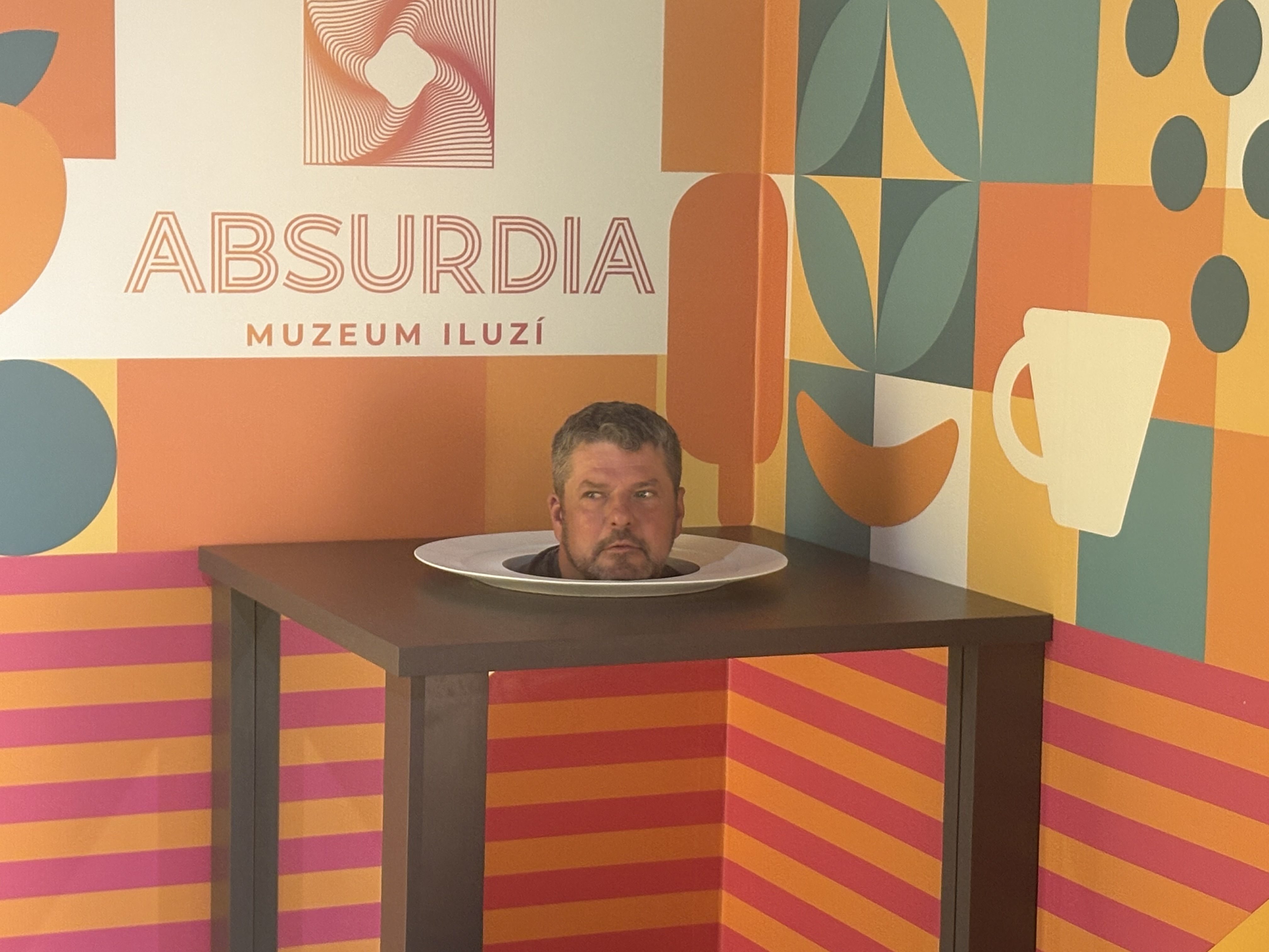 FOTOGALERIE: Svět naruby v centru Brna. Nové muzeum iluzí láká na optické triky a zrcadla