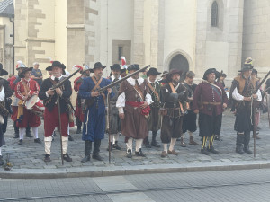 FOTOGALERIE: Brnem prošla historická armáda. Průvod připomněl legendární středověké bitvy