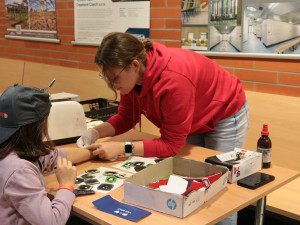 FOTO: Noc vědců v Brně navštívily stovky lidí, nejčastěji rodiny s dětmi