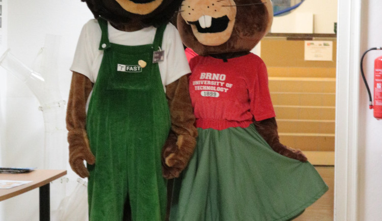 FOTO: Noc vědců v Brně navštívily stovky lidí, nejčastěji rodiny s dětmi