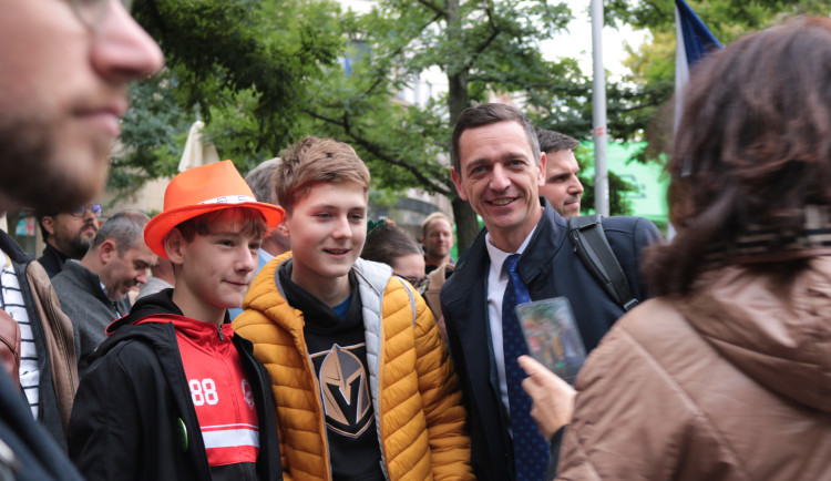 FOTO: Petr Fiala přijel tři dny před volbami do Brna na největší happening koalice