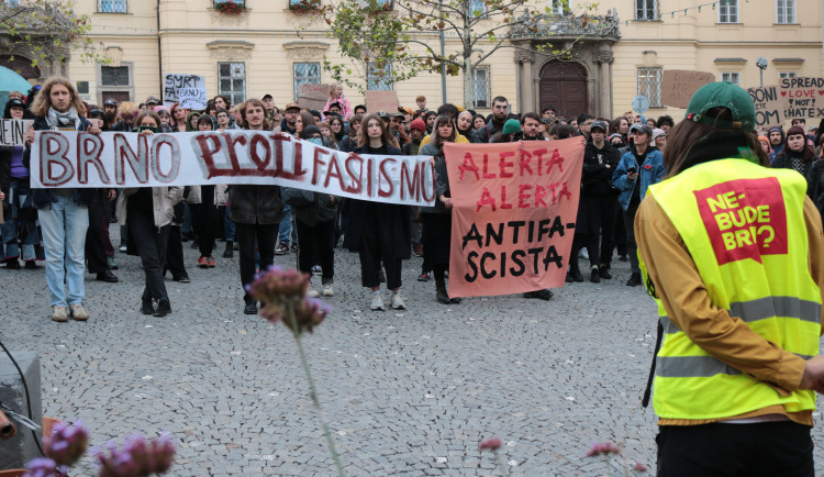 FOTOGALERIE: „Brno proti fašismu!“ skandovaly stovky demonstrantů