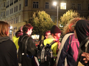 FOTO: Aktivisté protestovali na podporu Šárky, stala se nezvěstnou na cestě do Gazy