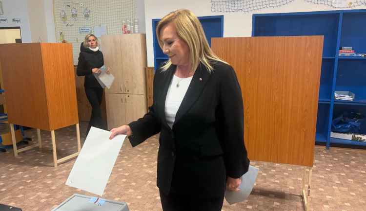 FOTO: V Brně odvolili Fiala i Schillerová