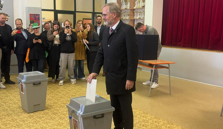 FOTO: V Brně odvolili Fiala i Schillerová