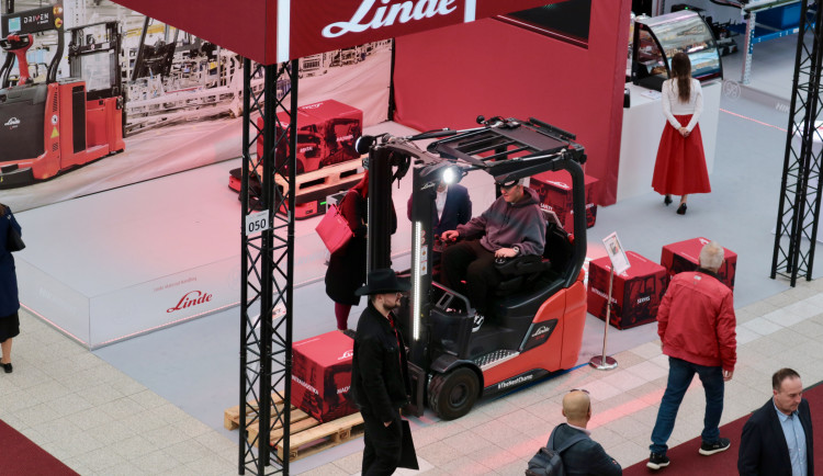 FOTOGALERIE: V Brně pokračuje Mezinárodní strojírenský veletrh, podívejte se s námi