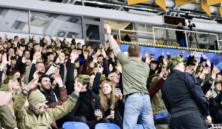 FOTO: Benefiční hokejové utkání proti Univerzitě obrany vyhrálo VUT 7:6