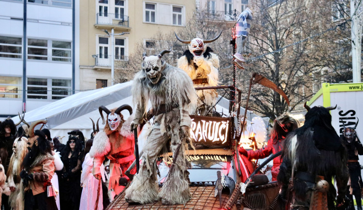 FOTOGALERIE: Malá Krampus show prošla Brnem,