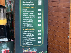 FOTO: Kolik stojí svařák, bramborák nebo Turbomošt? Drbna zmapovala ceny na Zelňáku