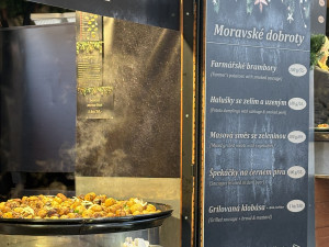 FOTO: Kolik stojí svařák, bramborák nebo Turbomošt? Drbna zmapovala ceny na Zelňáku