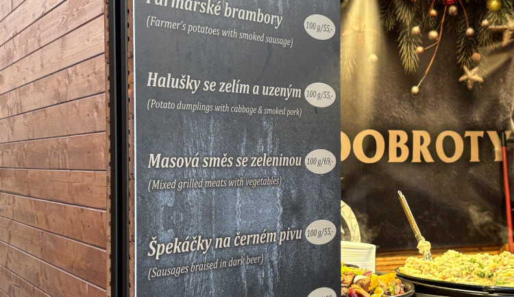FOTO: Kolik stojí svařák, bramborák nebo Turbomošt? Drbna zmapovala ceny na Zelňáku