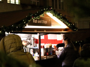 FOTO: V srdci Brna dnes zazářily vánoční stromy. Podívaná přilákala tisíce lidí