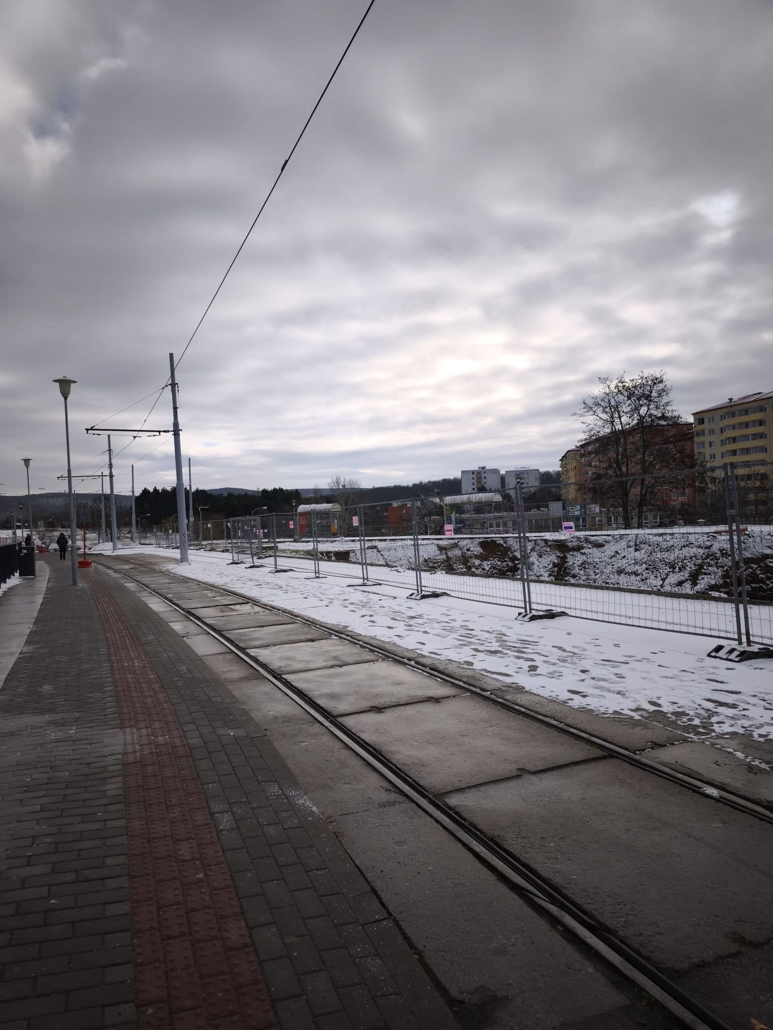 FOTO: Brno a okolí dnes zasypal sníh. Podívejte se, jak to na jižní Moravě vypadalo