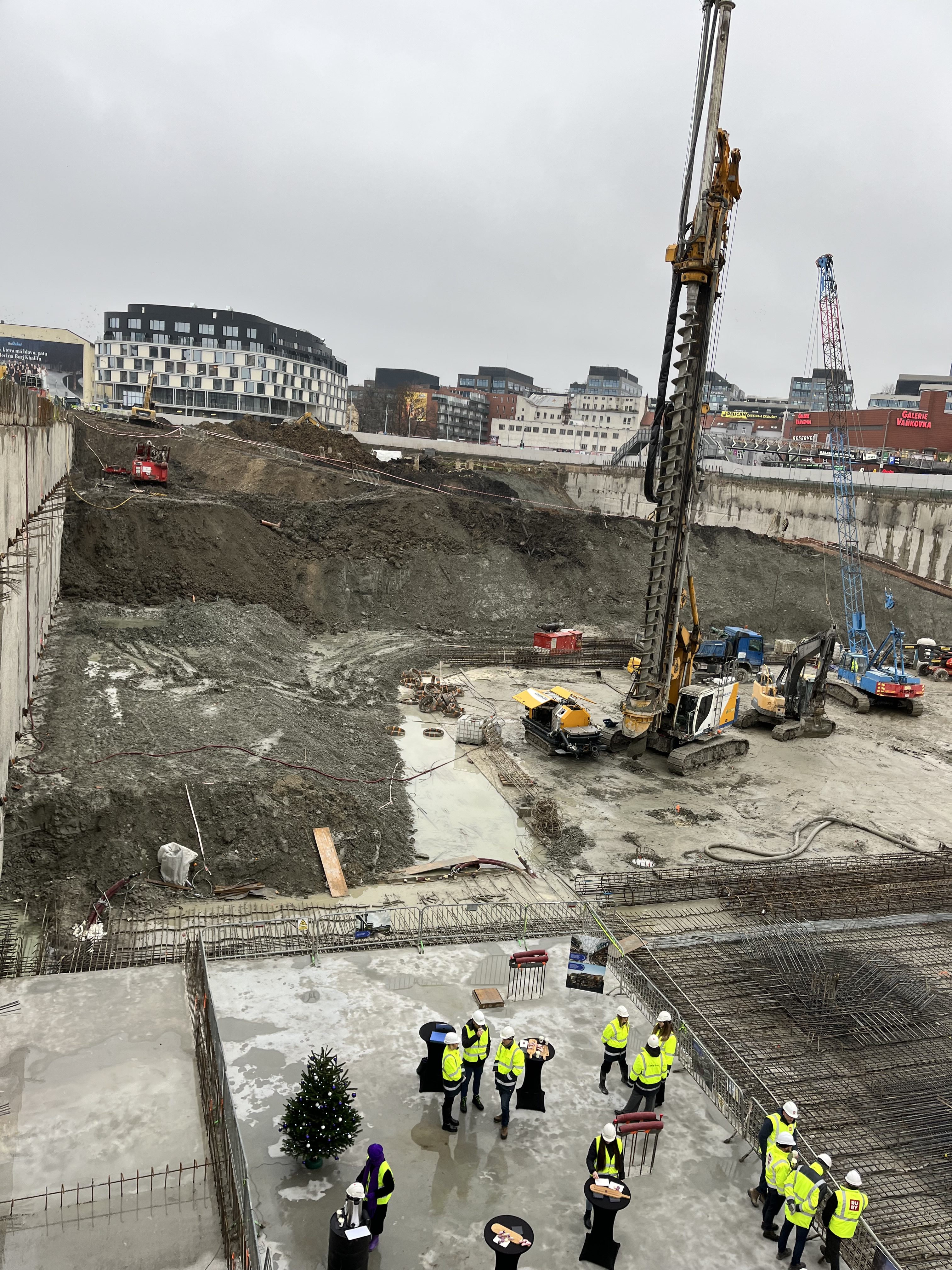 FOTO: Po brněnských Pompejích není ani památky, práce na Dornychu pokračují