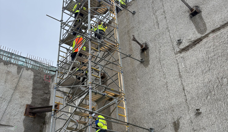 FOTO: Po brněnských Pompejích není ani památky, práce na Dornychu pokračují