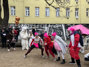 Okolí Káznice ožilo masopustem. Průvod vedla nevěsta s rostoucím břichem