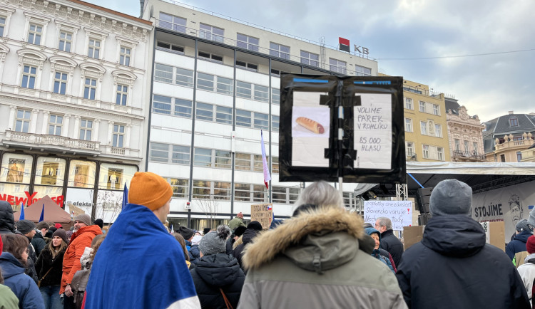 FOTO: Svoboďák praská ve švech. V Brně přišly prezidenta podpořit tisíce lidí