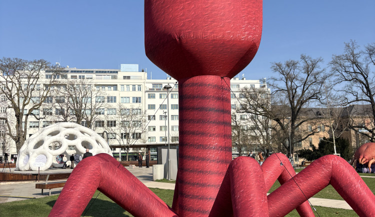 FOTOGALERIE: Moravák obsadila obří nafukovací monstra