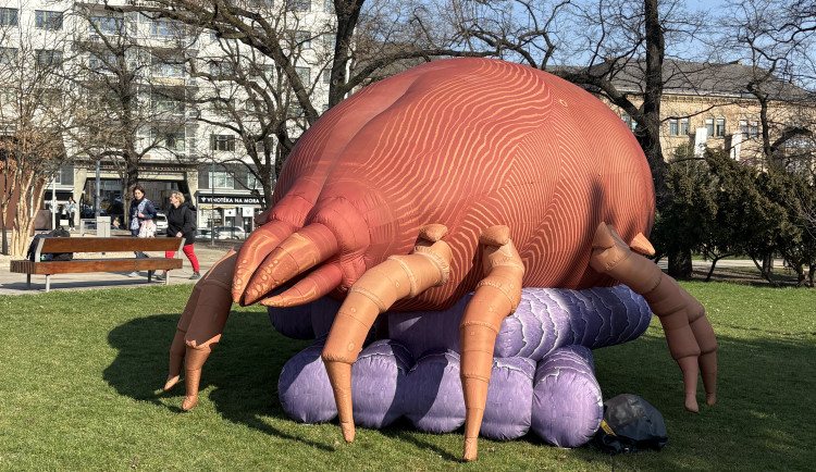 FOTOGALERIE: Moravák obsadila obří nafukovací monstra